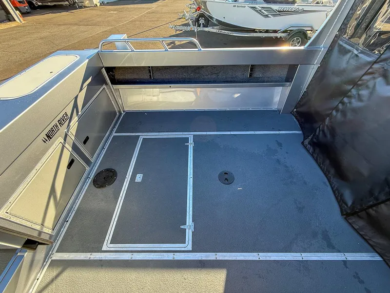 Slide: The Image of North River 23' Seahawk 2026 - 12