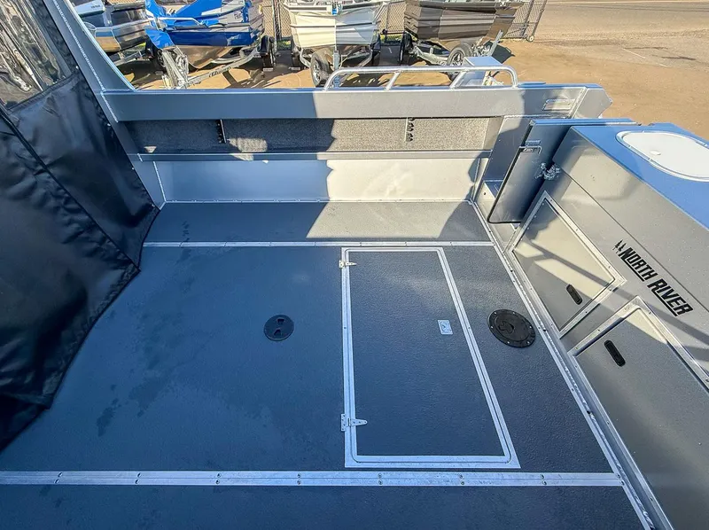 Slide: The Image of North River 23' Seahawk 2026 - 13