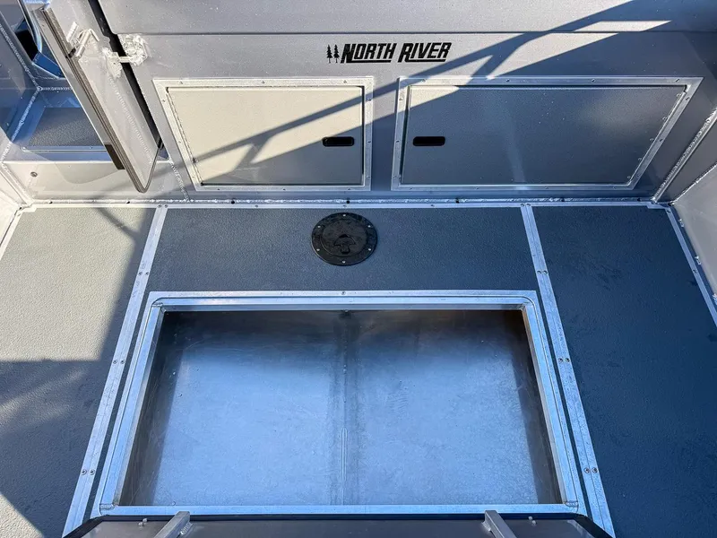 Slide: The Image of North River 23' Seahawk 2026 - 14