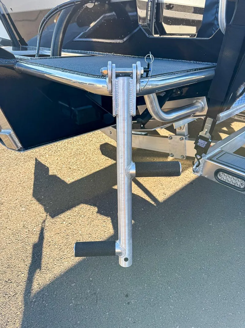 Slide: The Image of North River 23' Seahawk 2026 - 18