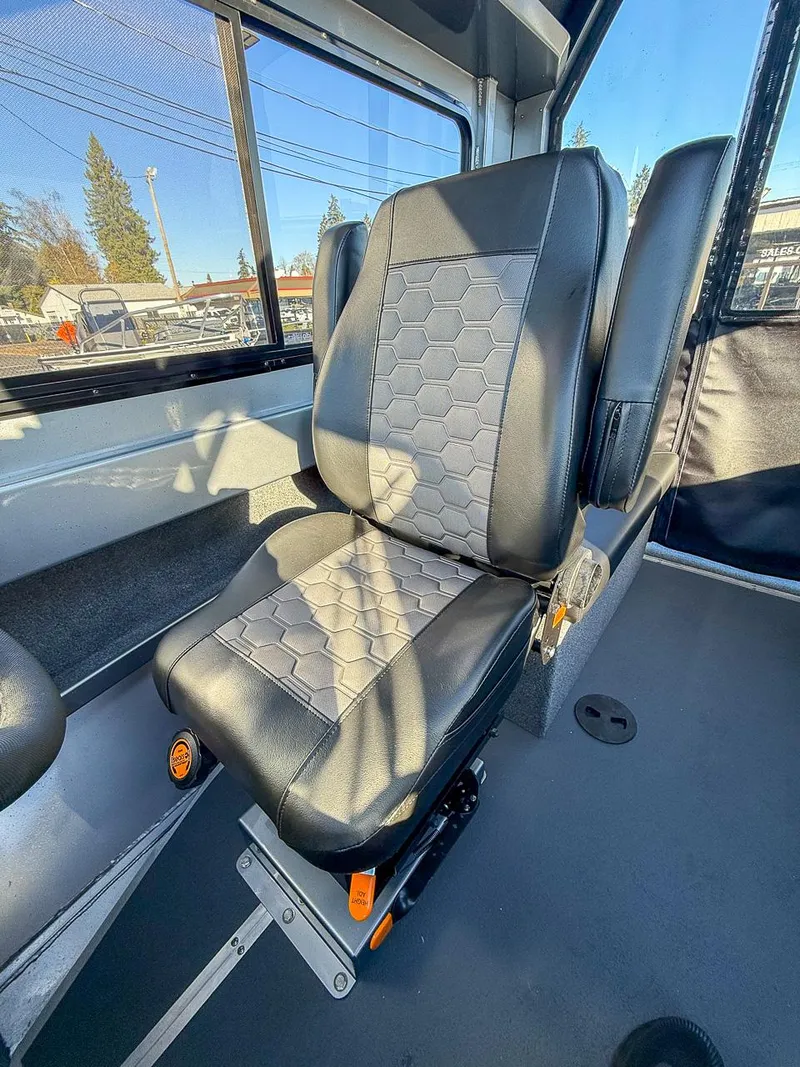 Slide: The Image of North River 23' Seahawk 2026 - 8