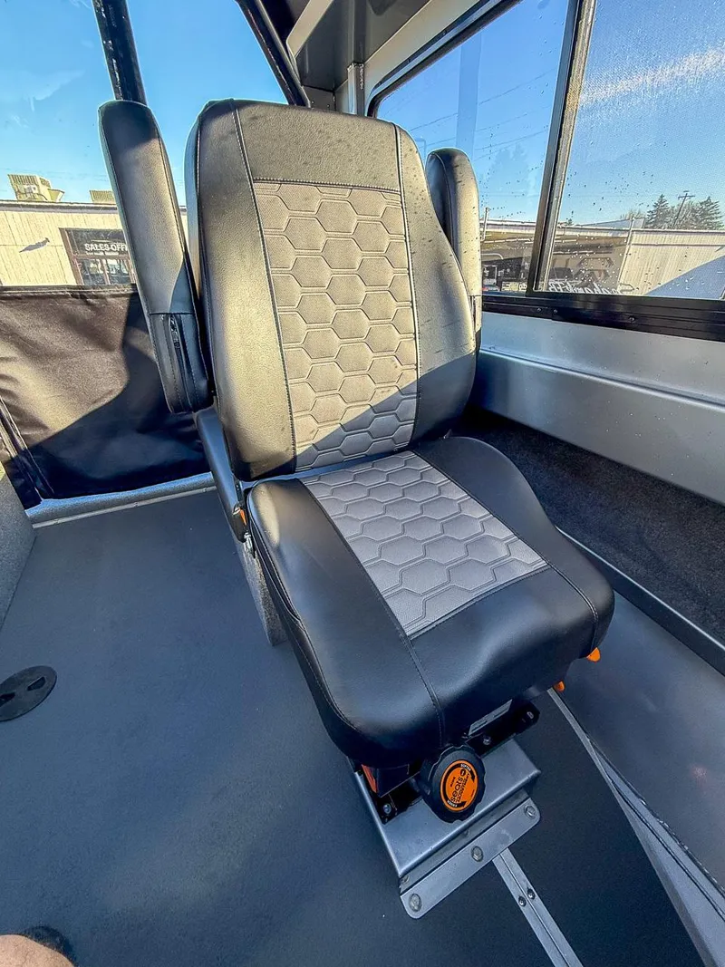 Slide: The Image of North River 23' Seahawk 2026 - 9