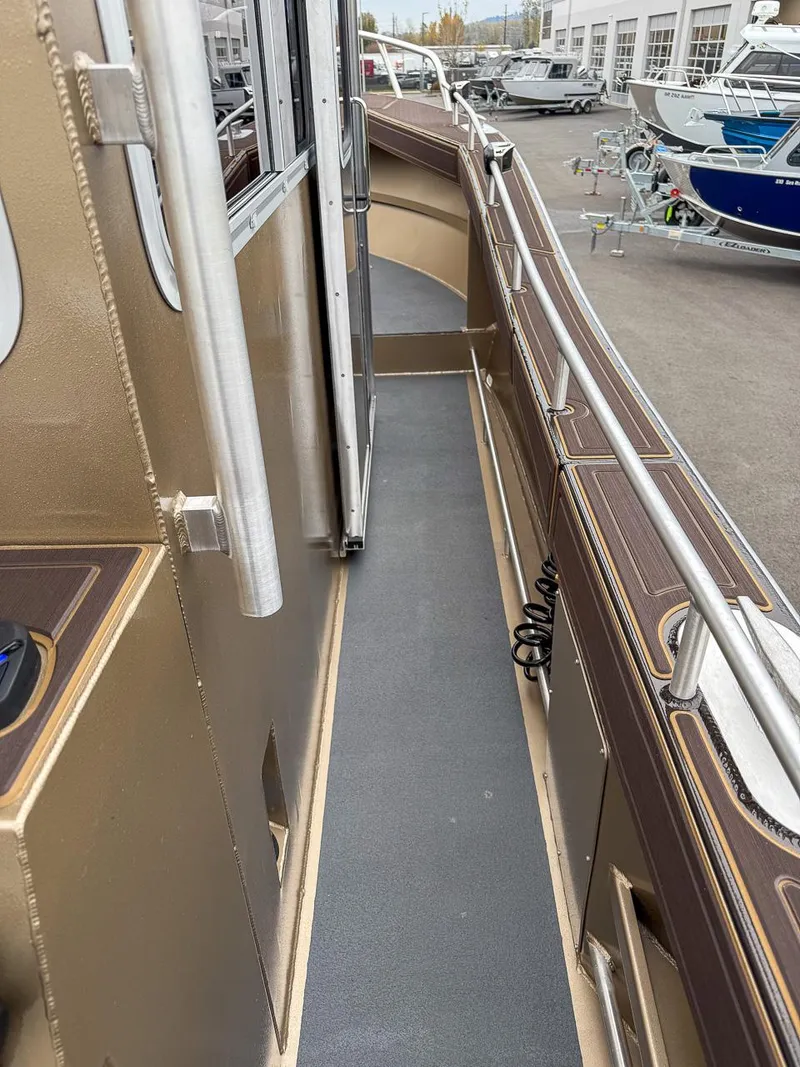 Slide: The Image of North River OFFSHORE 3500WXL WA 2026 - 11