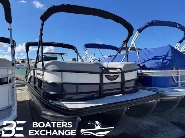 Slide: The Image of 2025 Bennington 22MSBSE pontoon boat at Boaters Exchange dealership. - 1