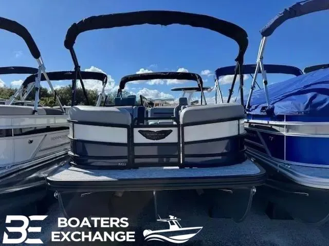 Slide: The Image of 2025 Bennington 22MSBSE pontoon boat at Boaters Exchange dealership. - 2