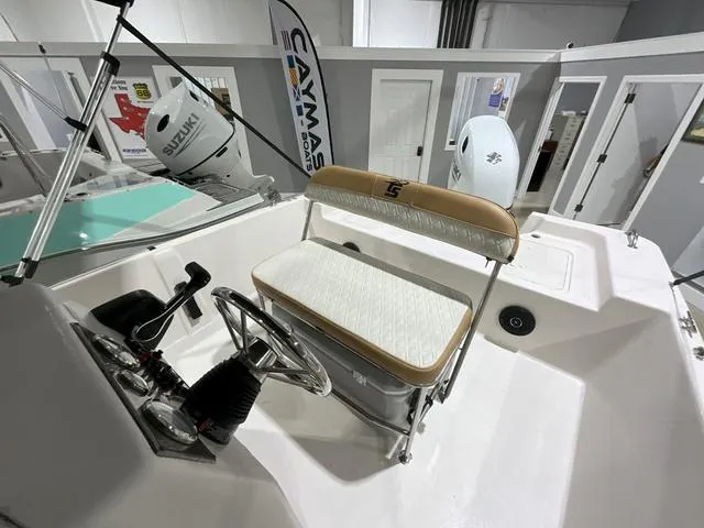 Slide: The Image of Sea Chaser EV180 Sea Skiff 2025 - 12