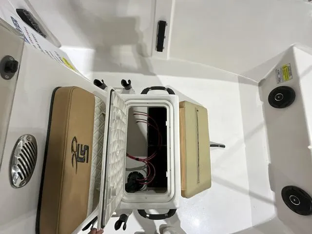 Slide: The Image of Sea Chaser EV180 Sea Skiff 2025 - 13