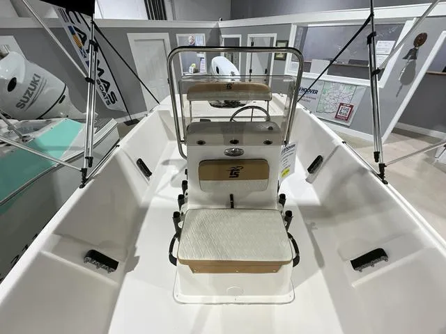 Slide: The Image of Sea Chaser EV180 Sea Skiff 2025 - 14