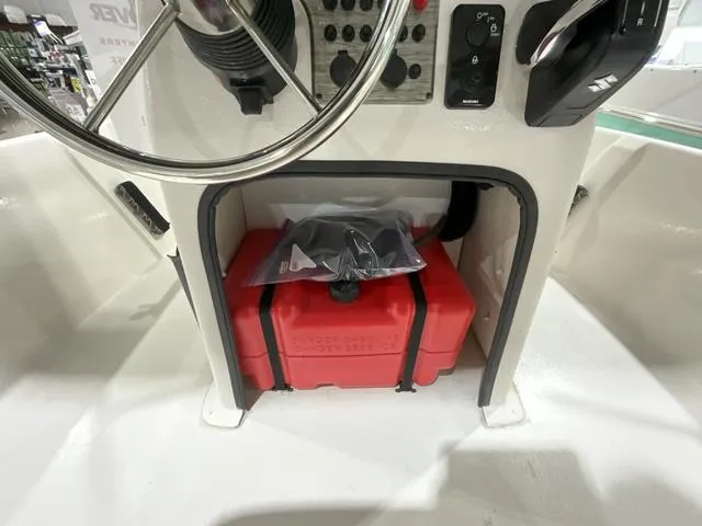 Slide: The Image of Sea Chaser EV180 Sea Skiff 2025 - 16