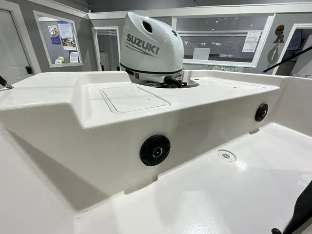 Slide: The Image of Sea Chaser EV180 Sea Skiff 2025 - 18