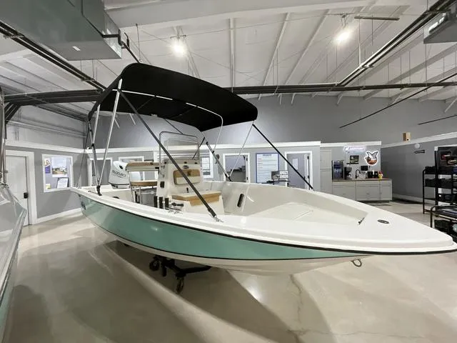 Slide: The Image of Sea Chaser EV180 Sea Skiff 2025 - 5