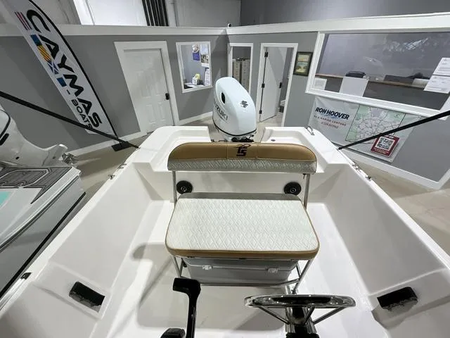 Slide: The Image of Sea Chaser EV180 Sea Skiff 2025 - 6