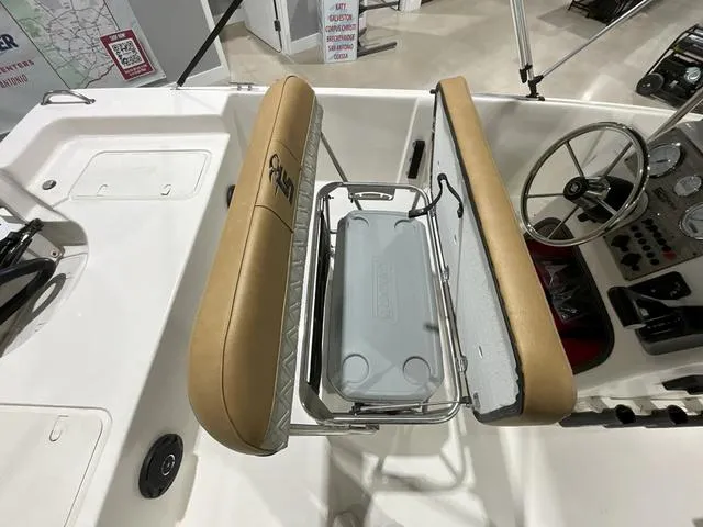 Slide: The Image of Sea Chaser EV180 Sea Skiff 2025 - 7