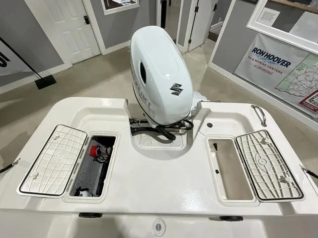 Slide: The Image of Sea Chaser EV180 Sea Skiff 2025 - 9