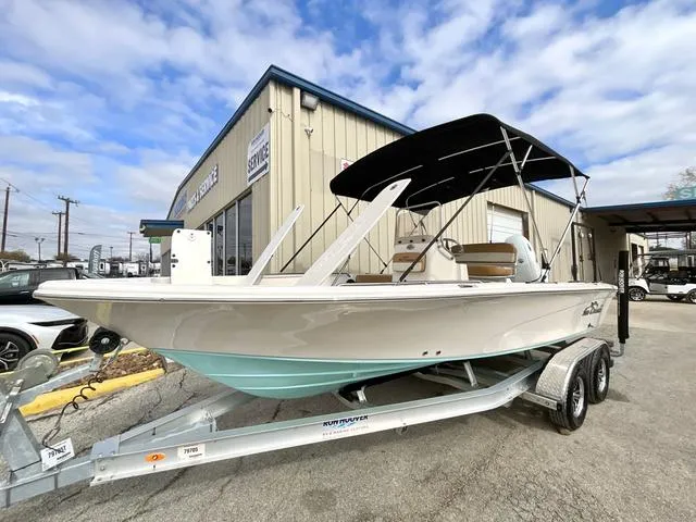 Slide: The Image of Sea Chaser 21 LX 2025 - 2