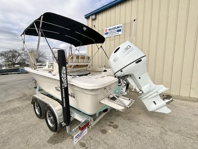 Slide: The Image of Sea Chaser 21 LX 2025 - 4