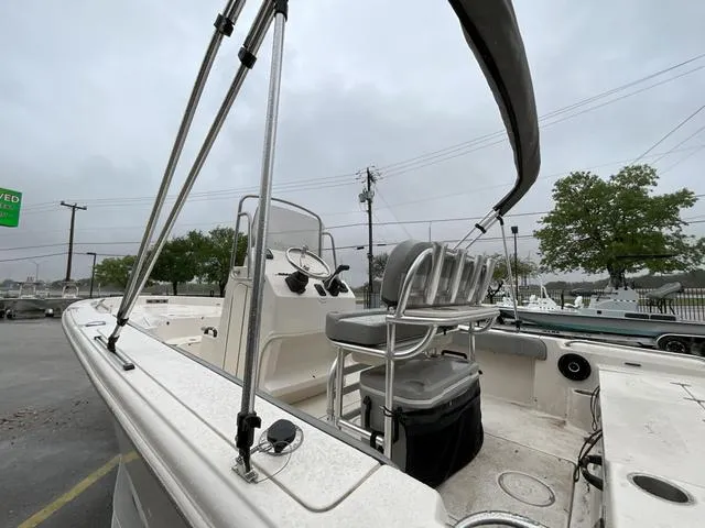 Slide: The Image of Sea Chaser 23 LX 2025 - 11