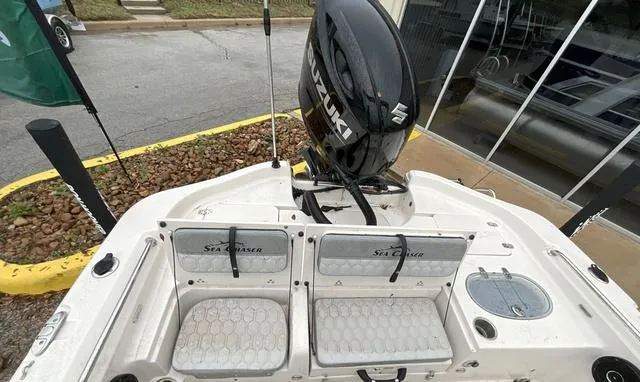 Slide: The Image of Sea Chaser 23 LX 2025 - 14