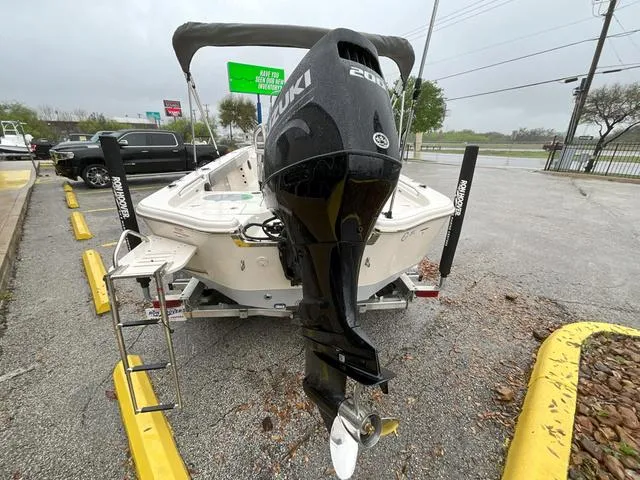 Slide: The Image of Sea Chaser 23 LX 2025 - 17