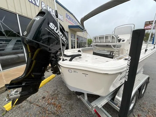 Slide: The Image of Sea Chaser 23 LX 2025 - 8