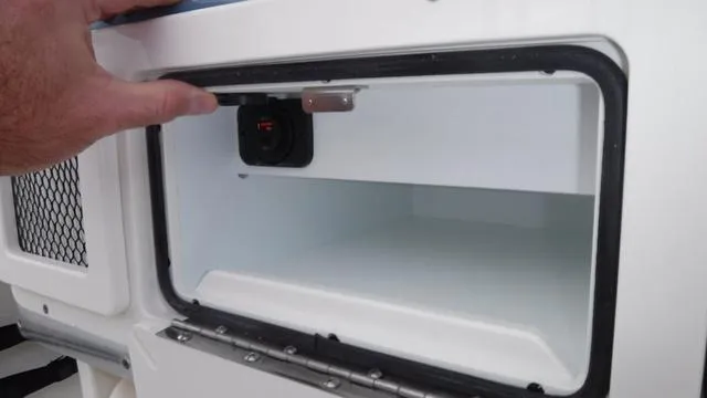 Slide: The Image of Cobia 265 CC 2025 - 14