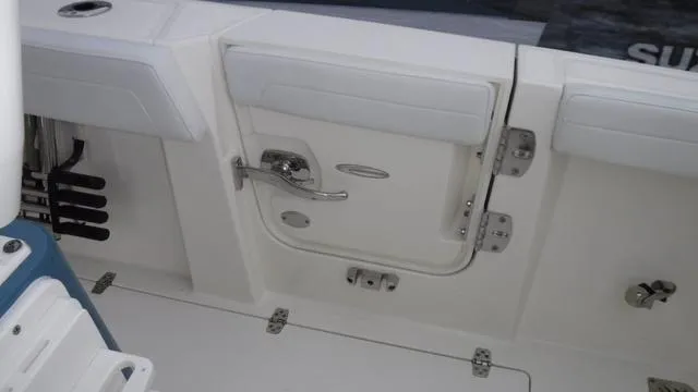 Slide: The Image of Cobia 265 CC 2025 - 15