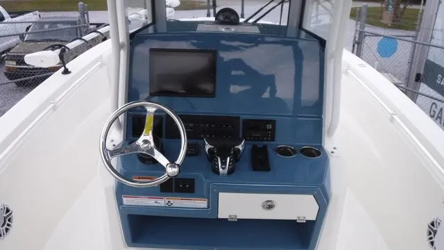 Slide: The Image of Cobia 265 CC 2025 - 17