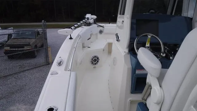 Slide: The Image of Cobia 265 CC 2025 - 19