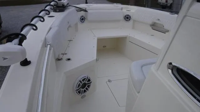 Slide: The Image of Cobia 265 CC 2025 - 23