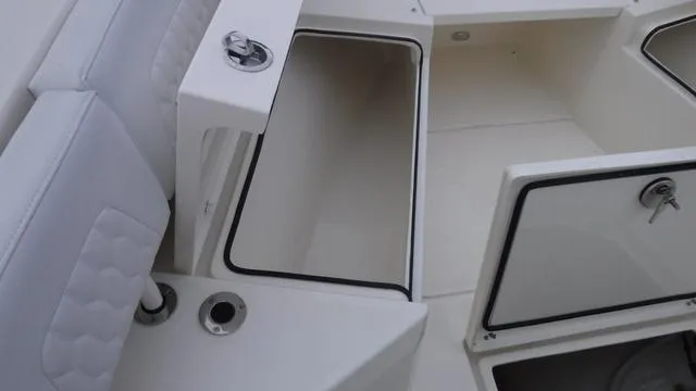 Slide: The Image of Cobia 265 CC 2025 - 26