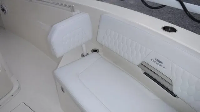 Slide: The Image of Cobia 265 CC 2025 - 35