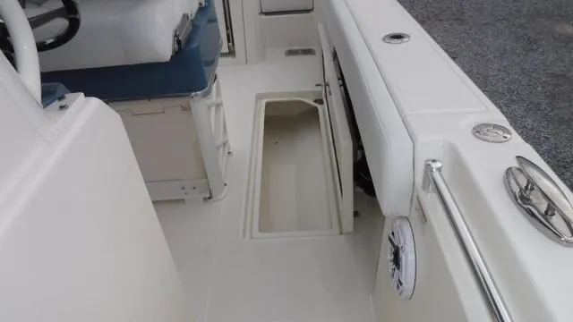 Slide: The Image of Cobia 265 CC 2025 - 44