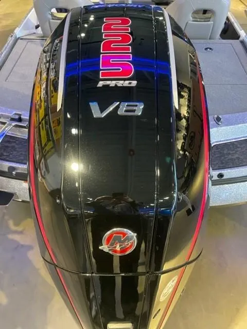 Slide: The Image of 2025 Nitro Z20 XL Pro V8 engine on a boat deck. - 3