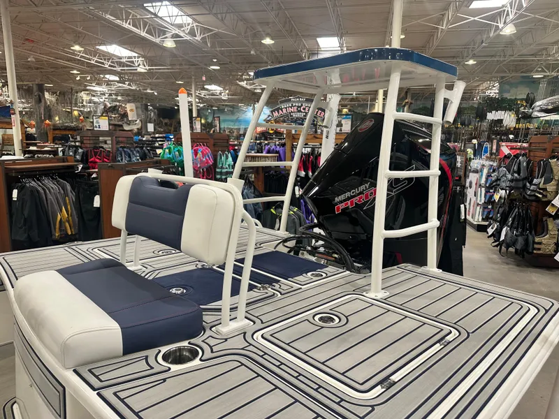 Slide: The Image of Mako 18 Pro Skiff Patriot Edition 2025 - 84