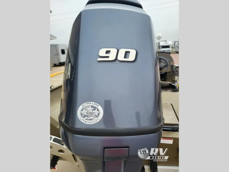 Slide: The Image of 2015 G3 1860SC DLX boat with Yamaha 90 engine, ultra-low emission. - 6