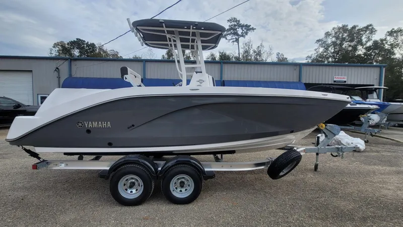 Slide: The Image of Yamaha 222 FSH Sport 2025 - 5