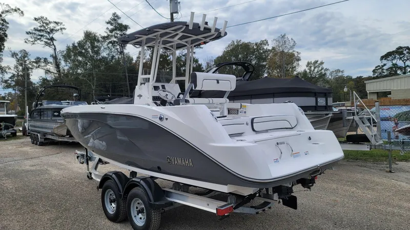 Slide: The Image of Yamaha 222 FSH Sport 2025 - 8