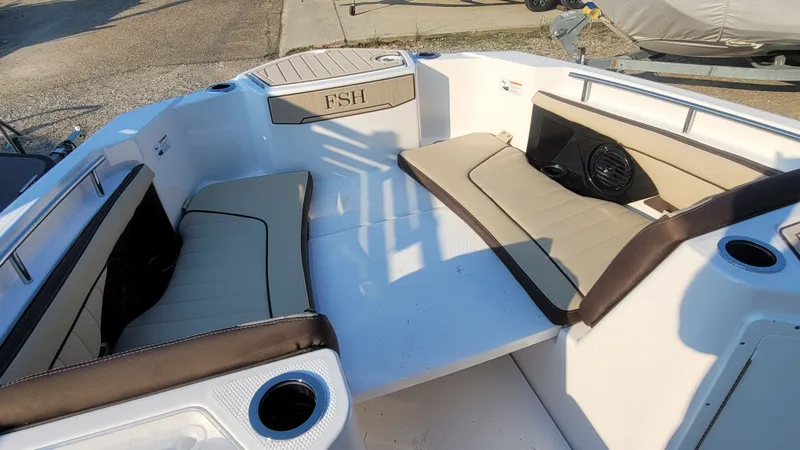 Slide: The Image of Yamaha 252 FSH Sport 2025 - 15