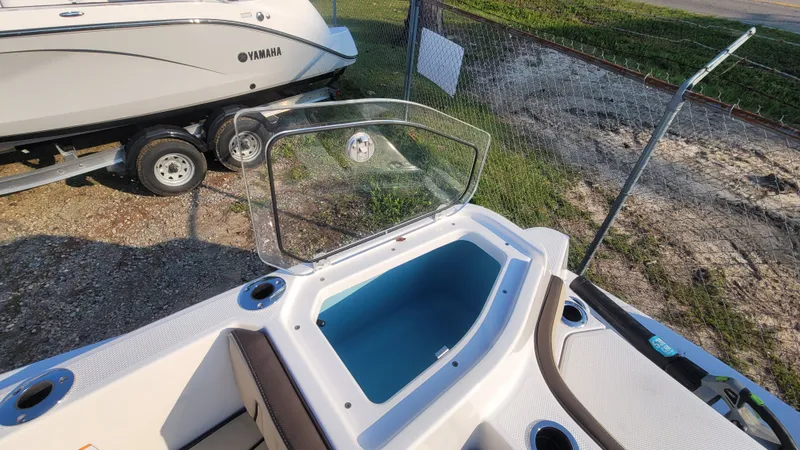 Slide: The Image of Yamaha 252 FSH Sport 2025 - 7