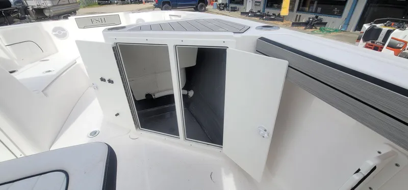 Slide: The Image of Yamaha 220 FSH Sport 2025 - 13