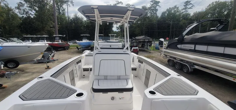 Slide: The Image of Yamaha 220 FSH Sport 2025 - 16