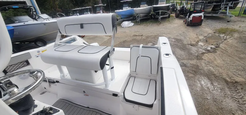 Slide: The Image of Yamaha 220 FSH Sport 2025 - 20