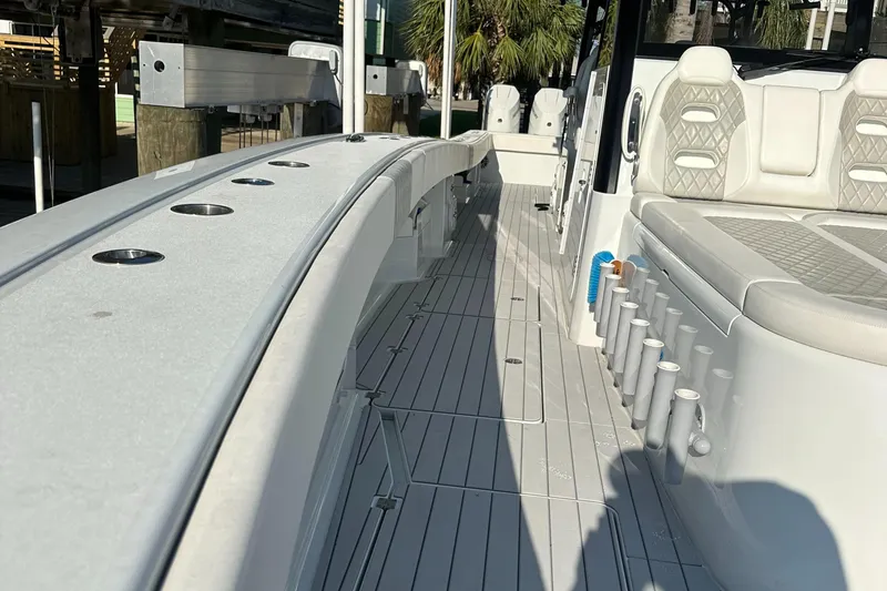 Slide: The Image of Freeman 47 Maiden America - Exterior Bow - 11