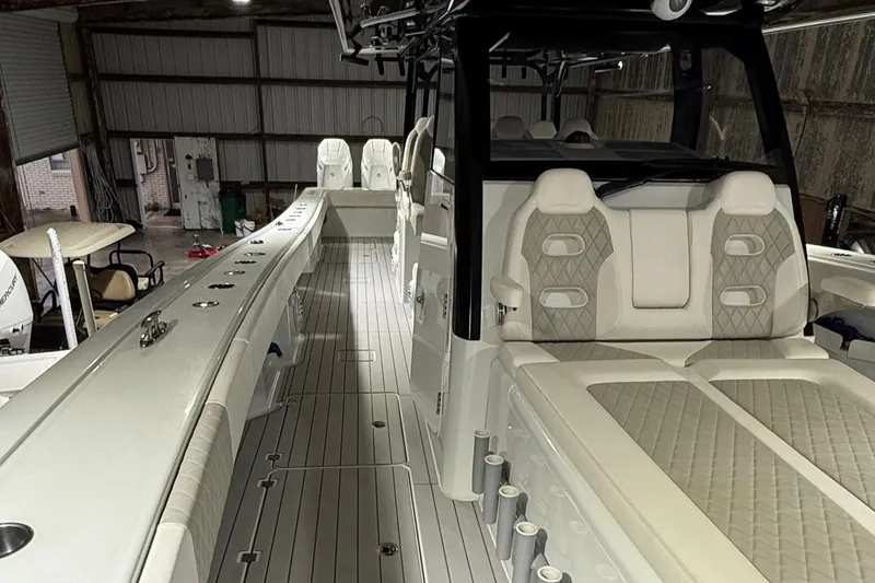 Slide: The Image of Freeman 47 Maiden America - Exterior Bow - 13