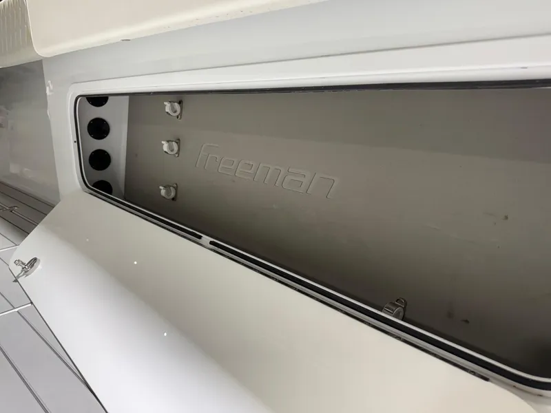 Slide: The Image of Freeman 47 Maiden America - Exterior Cockpit - 14