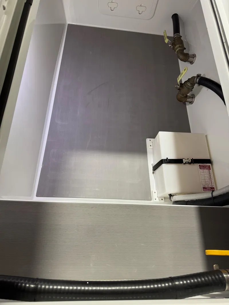 Slide: The Image of Freeman 47 Center Console 2022 - 19