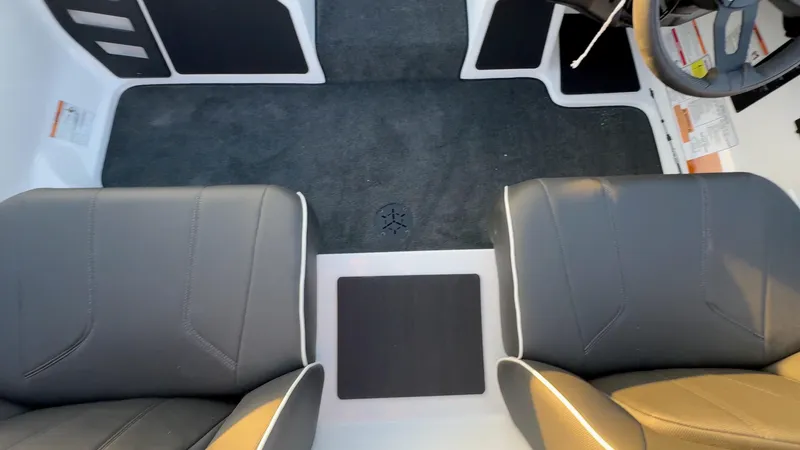 Slide: The Image of 2025 Skeeter ZX150 - 15