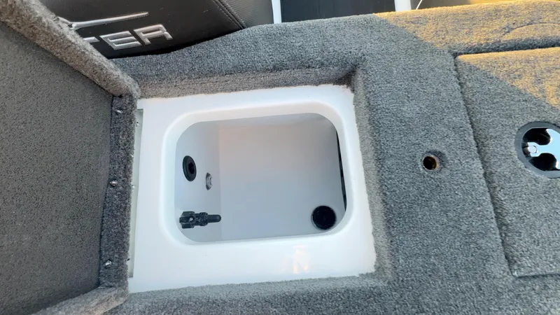 Slide: The Image of 2025 Skeeter ZX150 - 16