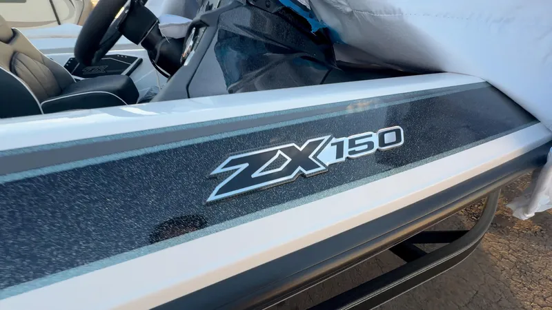 Slide: The Image of 2025 Skeeter ZX150 - 19