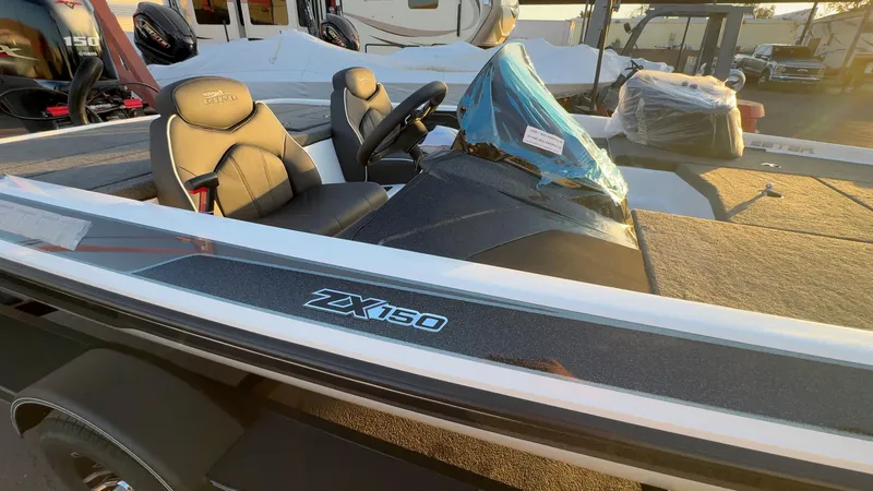 Slide: The Image of 2025 Skeeter ZX150 - 5